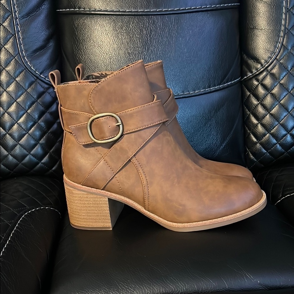 b.o.c. Brown Ankle Boots with Western Silhouette